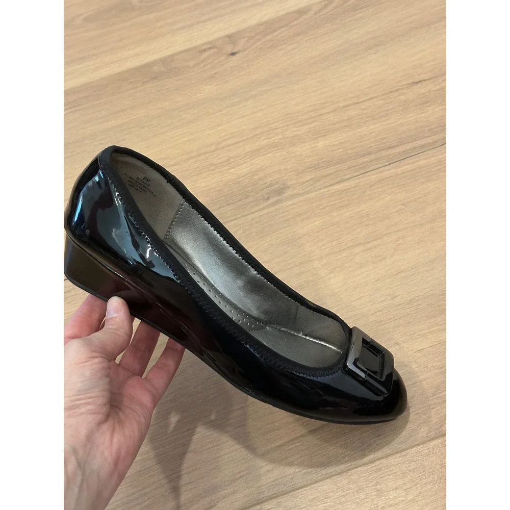 Bandolino theda wedge